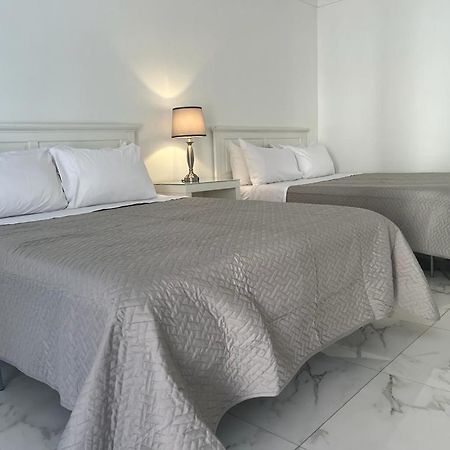 The Sunset Stay Apartmentsナッソー エクステリア 写真