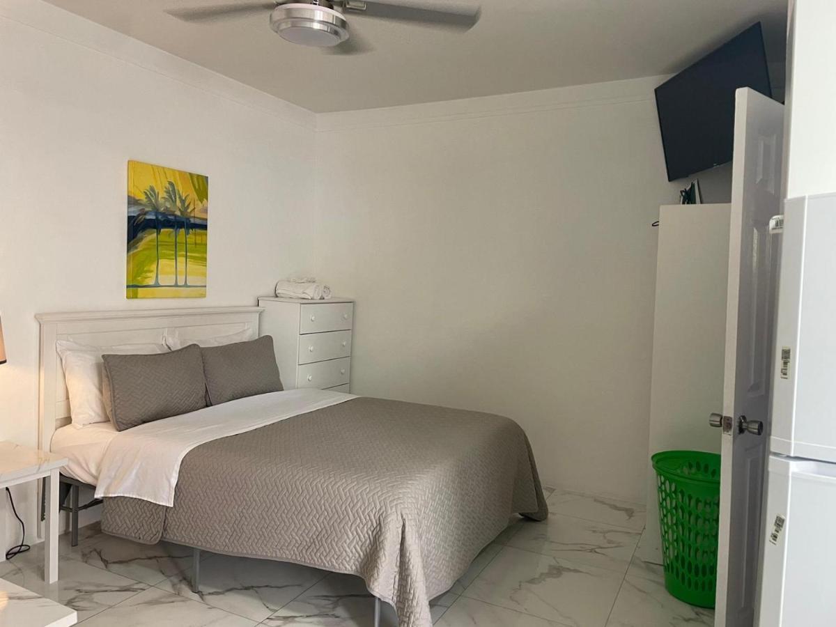 The Sunset Stay Apartmentsナッソー エクステリア 写真