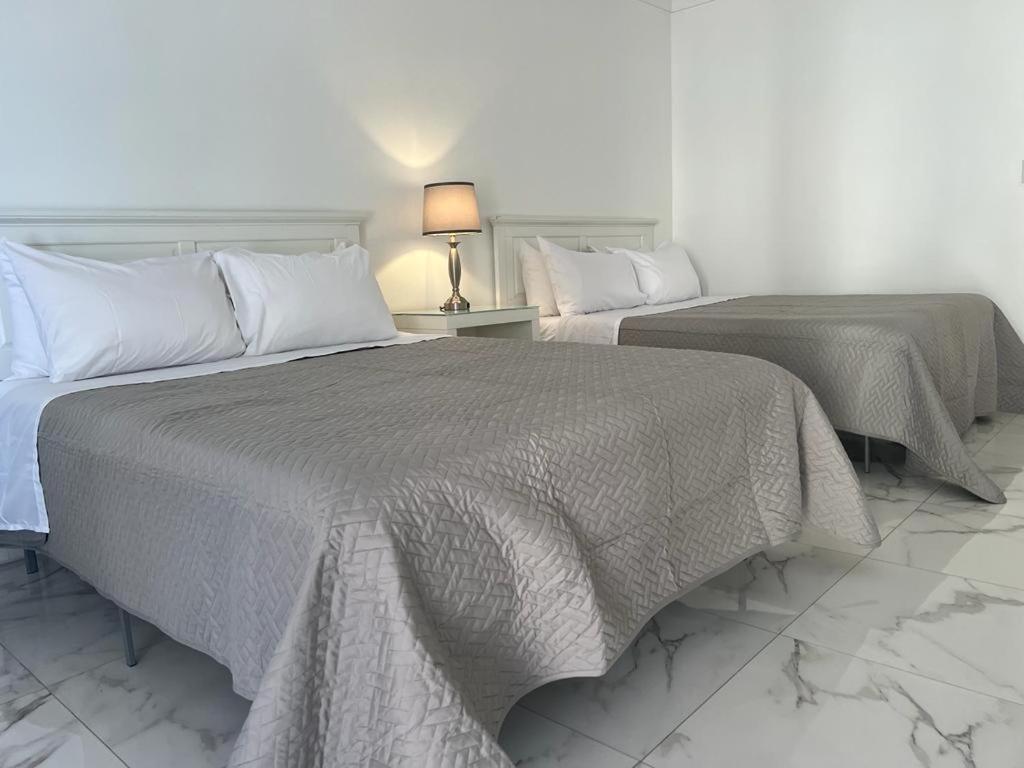 The Sunset Stay Apartmentsナッソー エクステリア 写真